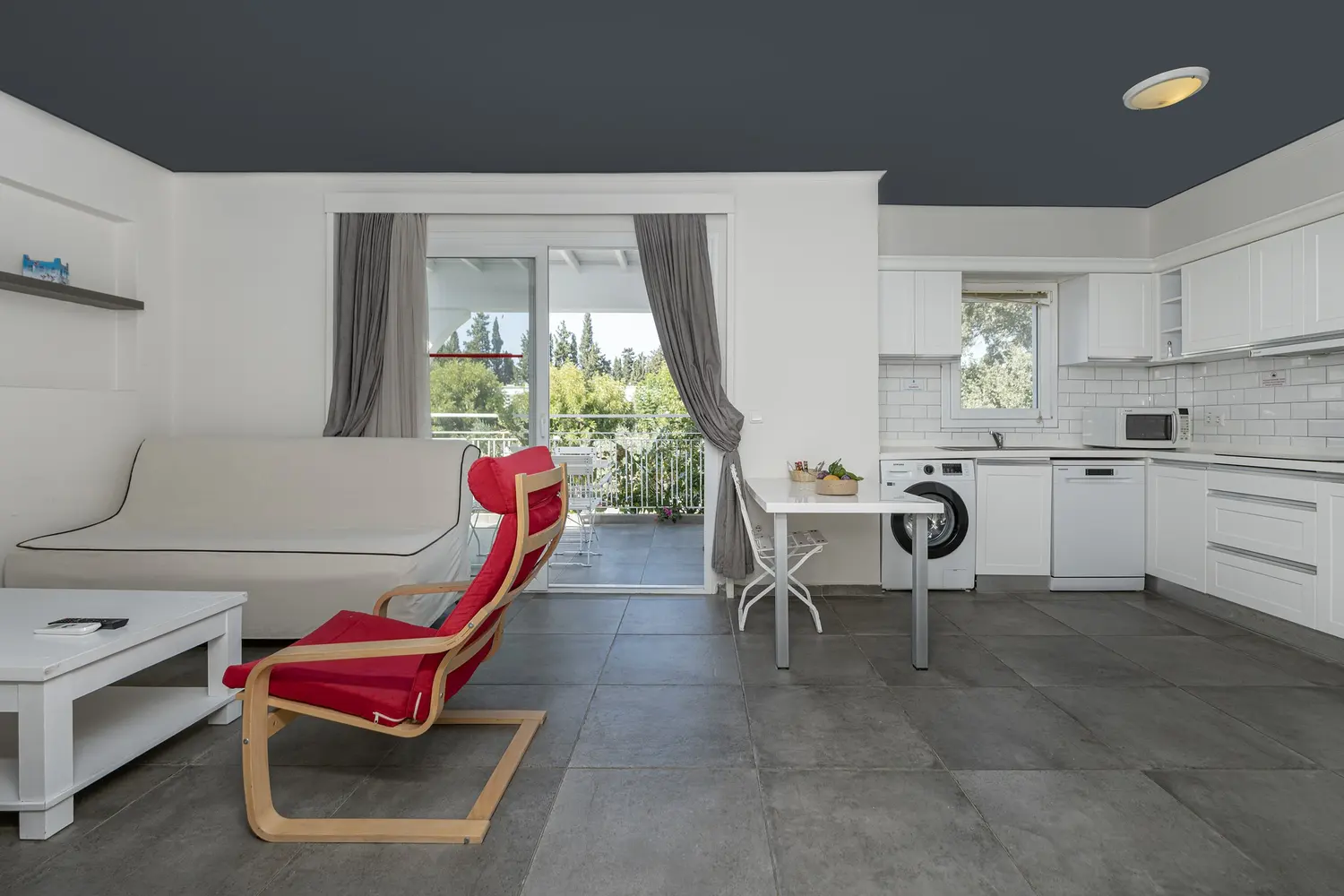 70 m² dairenin açık mutfaklı salonu